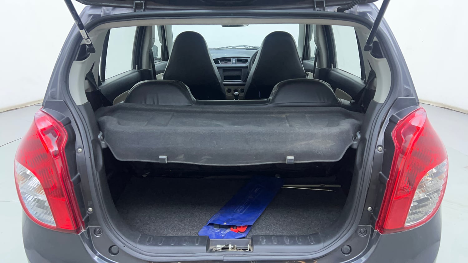 Used 2022 Maruti Suzuki Alto 800 LXi (O) Petrol Manual interior DICKY INSIDE VIEW