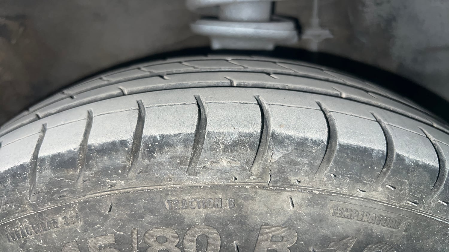 Used 2018 Maruti Suzuki Alto 800 VXi Petrol Manual tyres LEFT FRONT TYRE TREAD VIEW