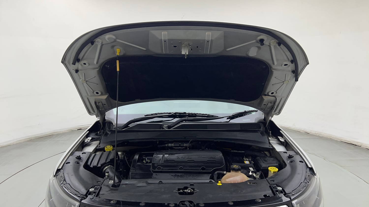 Used 2022 Jeep Compass Limited (O) 1.4 Petrol DCT Petrol Automatic engine ENGINE & BONNET OPEN FRONT VIEW