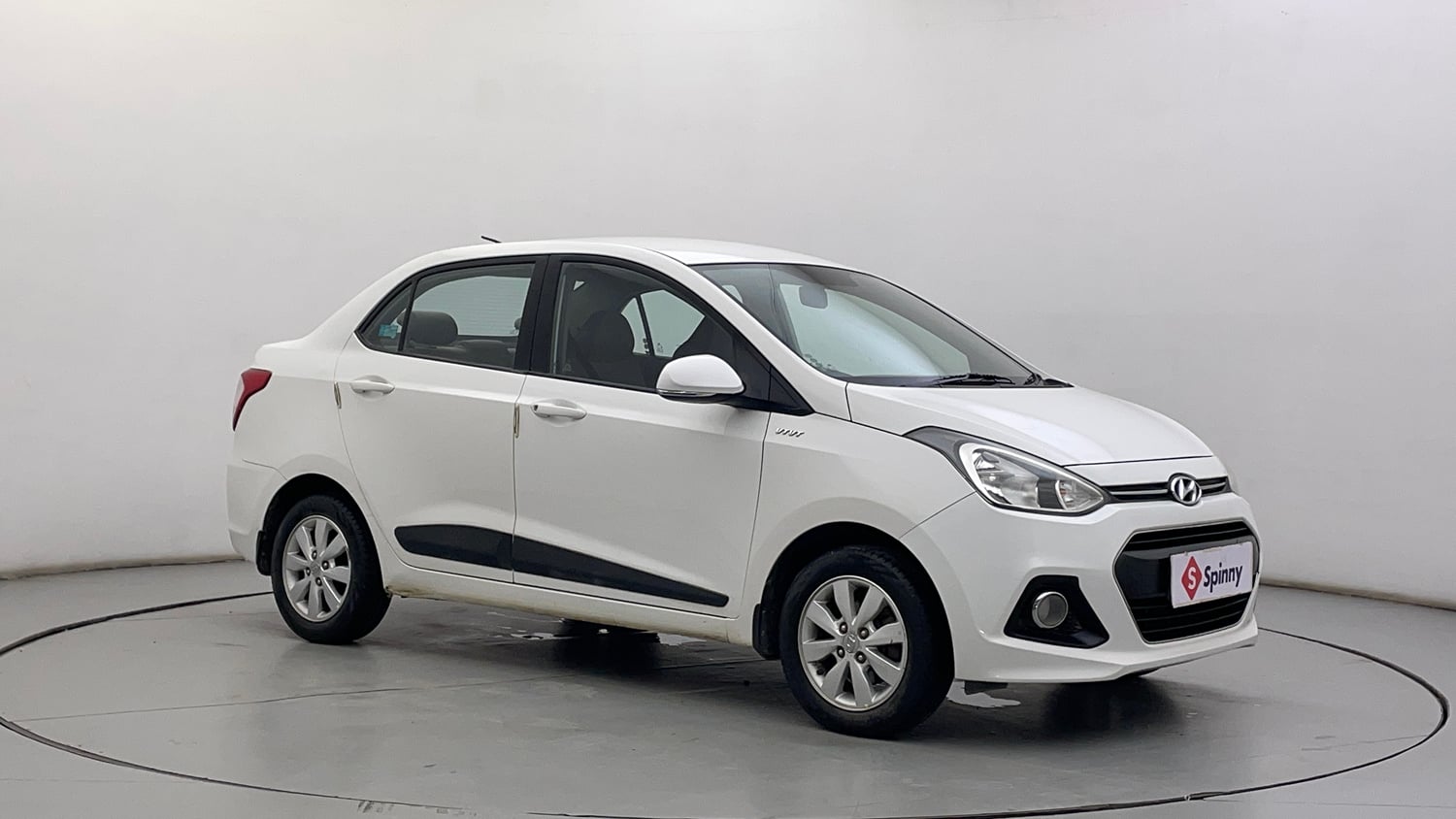 Used 2014 Hyundai Xcent S 1.2 (O) Petrol Manual exterior RIGHT FRONT CORNER VIEW