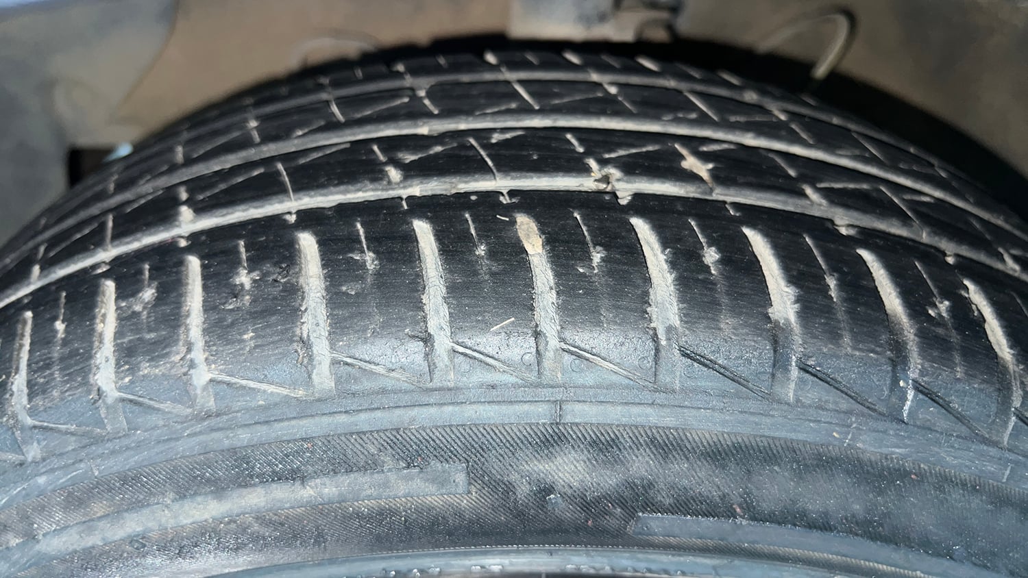 Used 2019 Hyundai Grand i10 Nios Magna AMT 1.2 Kappa VTVT Petrol Automatic tyres LEFT FRONT TYRE TREAD VIEW