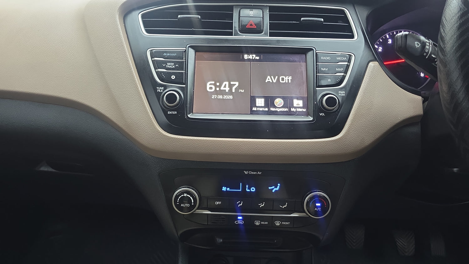 Used 2018 Hyundai Elite i20 Asta 1.2 Petrol Manual interior MUSIC SYSTEM & AC CONTROL VIEW