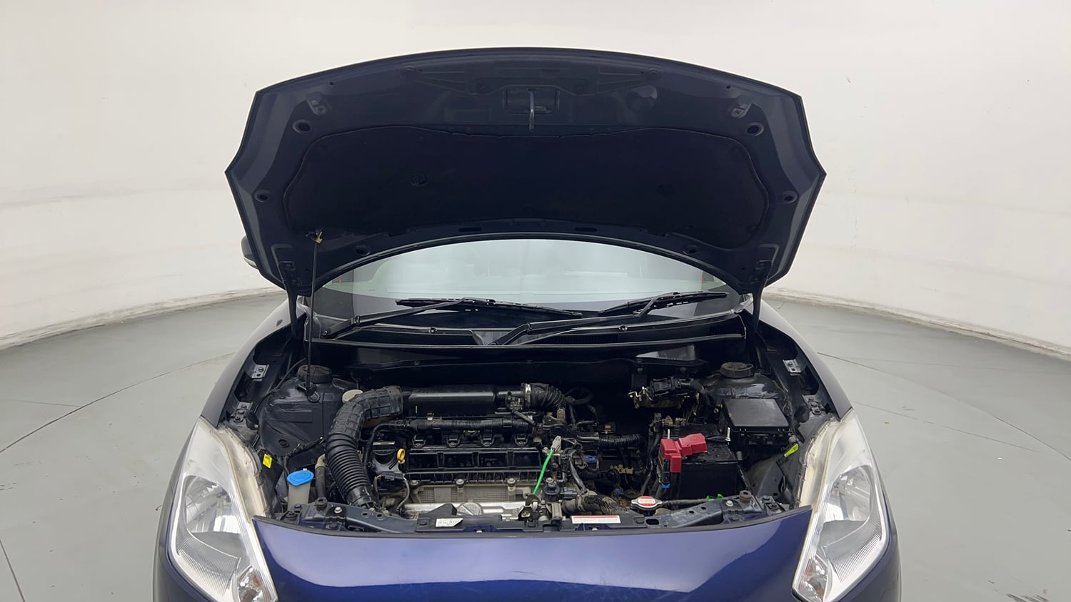 Used 2021 Maruti Suzuki Swift VXi Petrol Manual engine ENGINE & BONNET OPEN FRONT VIEW