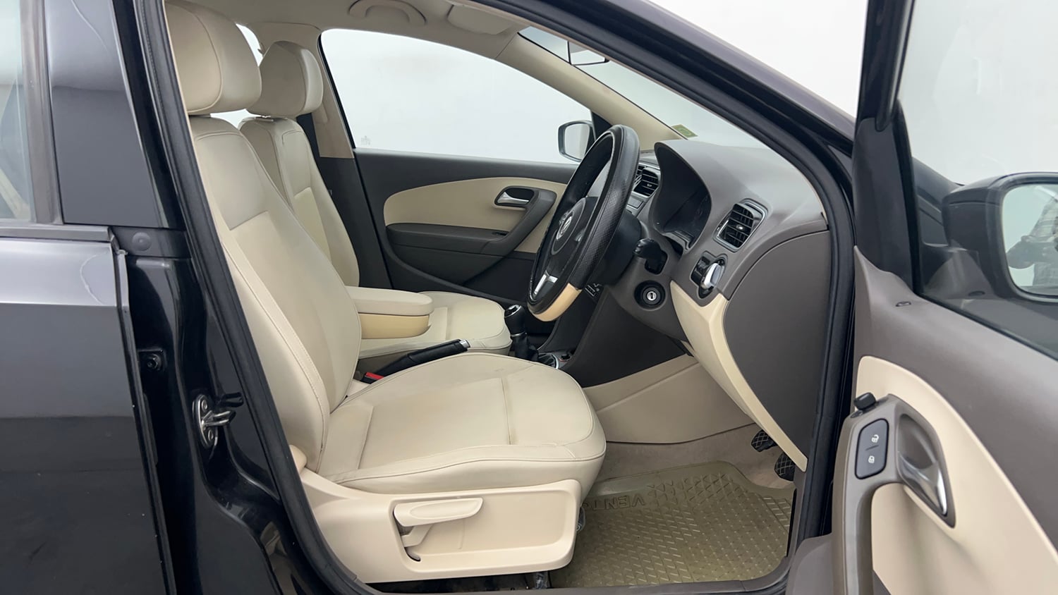 Used 2014 Volkswagen Vento Highline Diesel Diesel Manual interior RIGHT SIDE FRONT DOOR CABIN VIEW