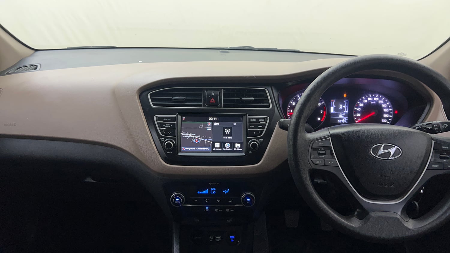 Used 2018 Hyundai Elite i20 Asta 1.2 Petrol Manual interior MUSIC SYSTEM & AC CONTROL VIEW