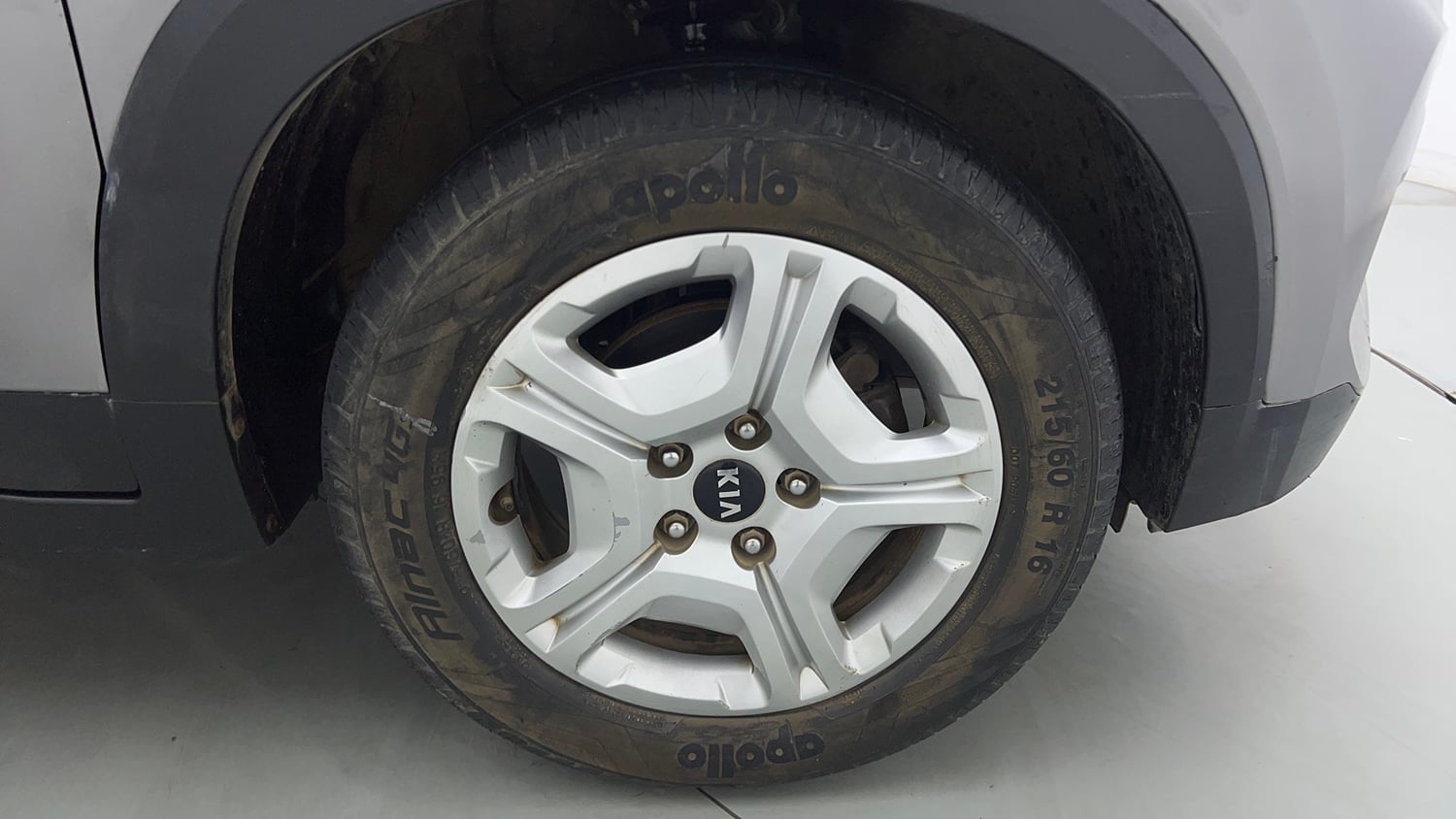 Used 2020 Kia Sonet HTX Plus 1.0 iMT Petrol Manual tyres RIGHT FRONT TYRE RIM VIEW