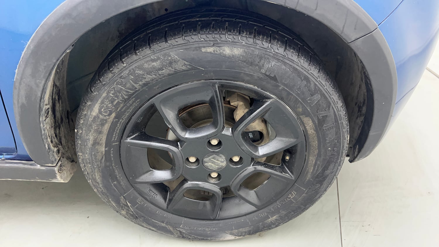 Used 2017 Maruti Suzuki Ignis  Zeta Dual Tone MT Petrol Petrol Manual tyres RIGHT FRONT TYRE RIM VIEW