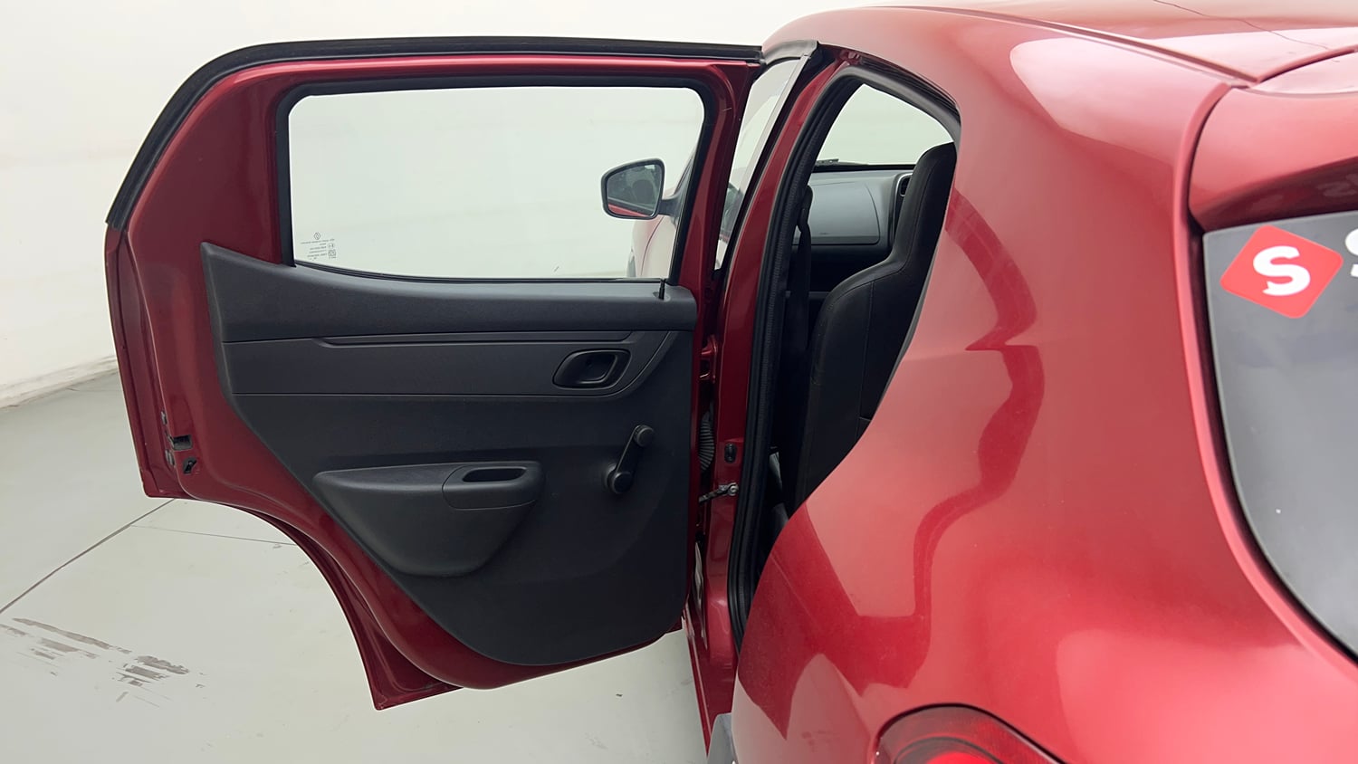 Used 2017 Renault Kwid 1.0 RXT Petrol Manual interior LEFT REAR DOOR OPEN VIEW