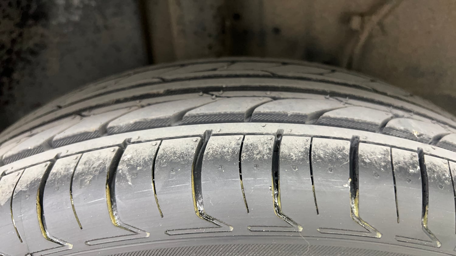 Used 2022 Tata Punch Adventure Rhythm Pack AMT Petrol Automatic tyres RIGHT REAR TYRE TREAD VIEW