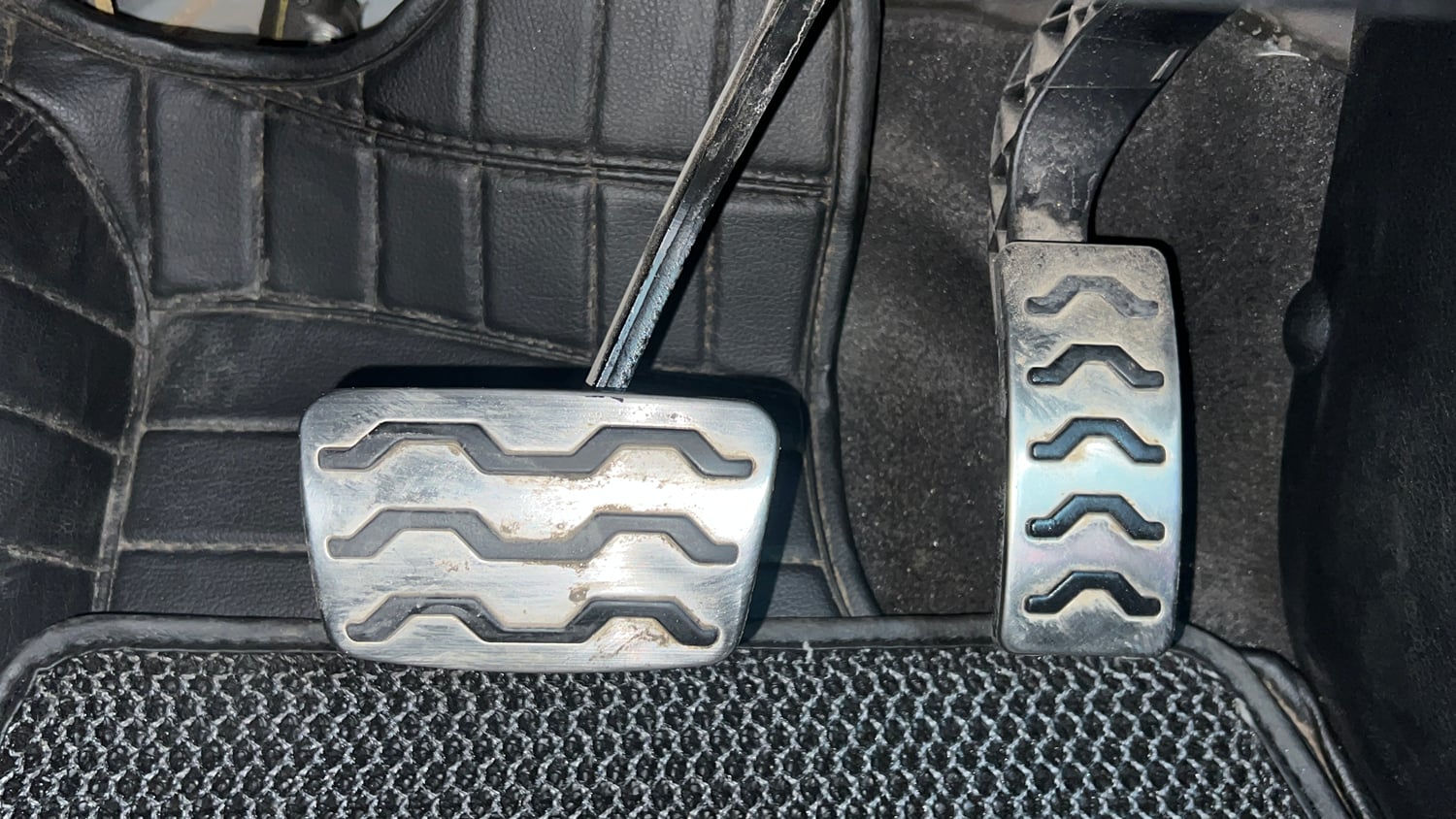 Used 2023 Kia Sonet X Line 1.0 DCT Petrol Automatic interior PEDALS VIEW