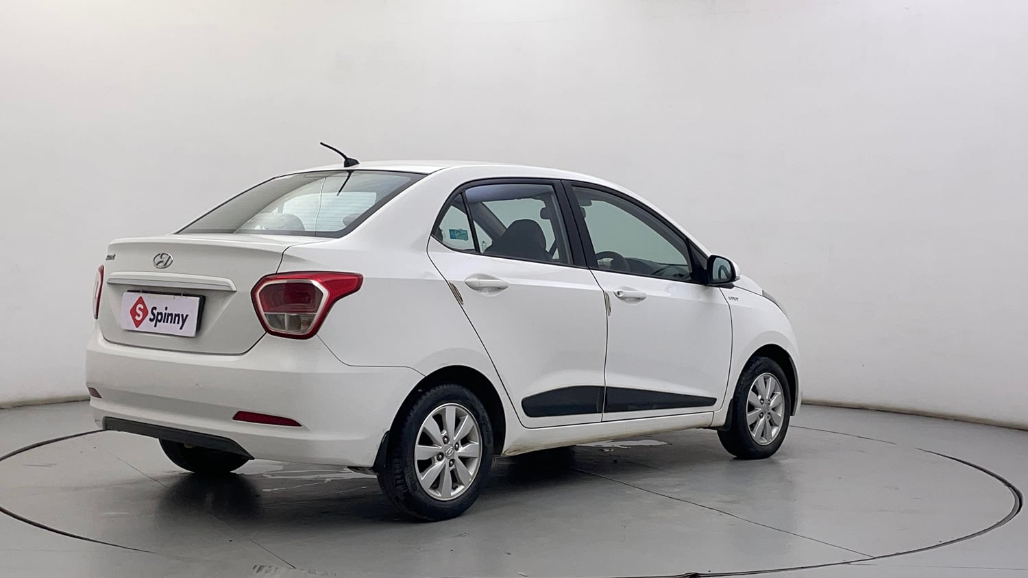 Used 2014 Hyundai Xcent S 1.2 (O) Petrol Manual exterior RIGHT REAR CORNER VIEW
