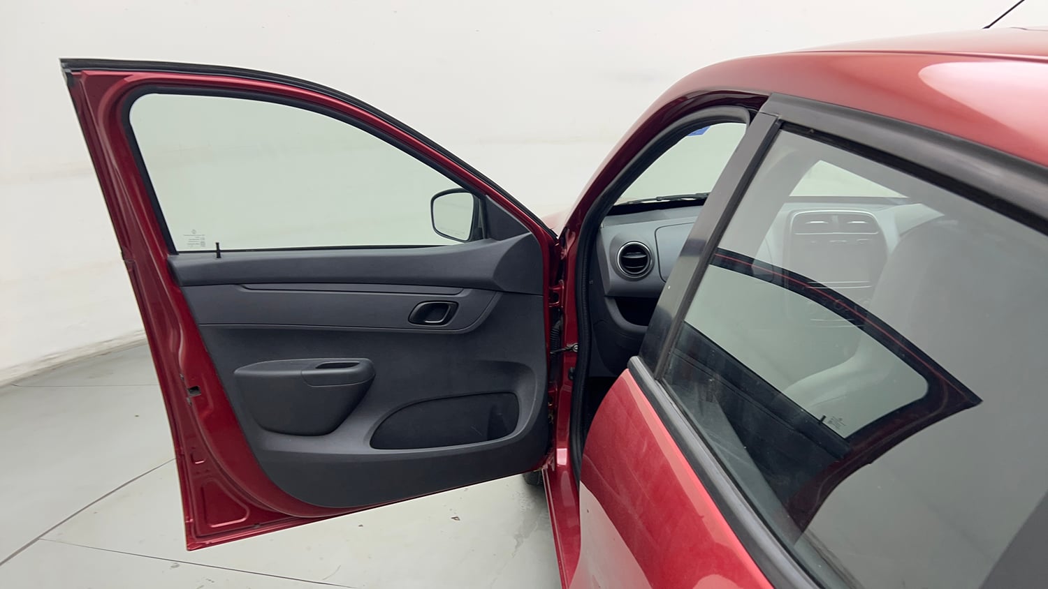 Used 2017 Renault Kwid 1.0 RXT Petrol Manual interior LEFT FRONT DOOR OPEN VIEW