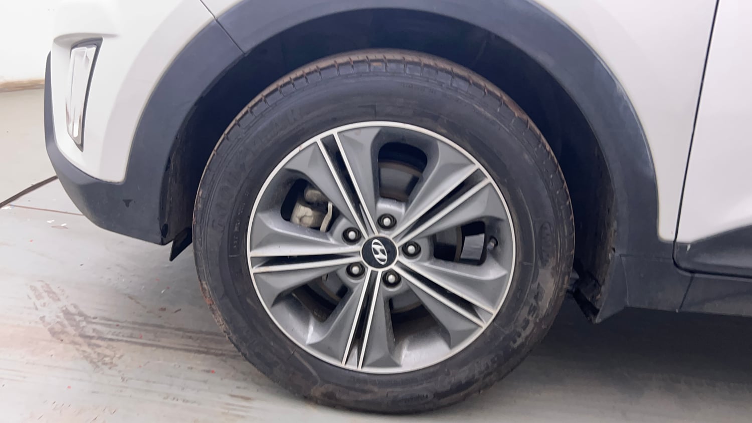 Used 2017 Hyundai Creta 1.6 SX Plus Petrol Special Edition Petrol Manual tyres LEFT FRONT TYRE RIM VIEW