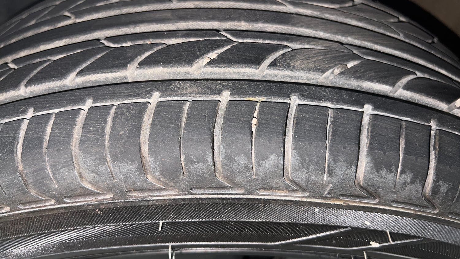 Used 2018 Hyundai Elite i20 Asta 1.2 Petrol Manual tyres LEFT FRONT TYRE TREAD VIEW