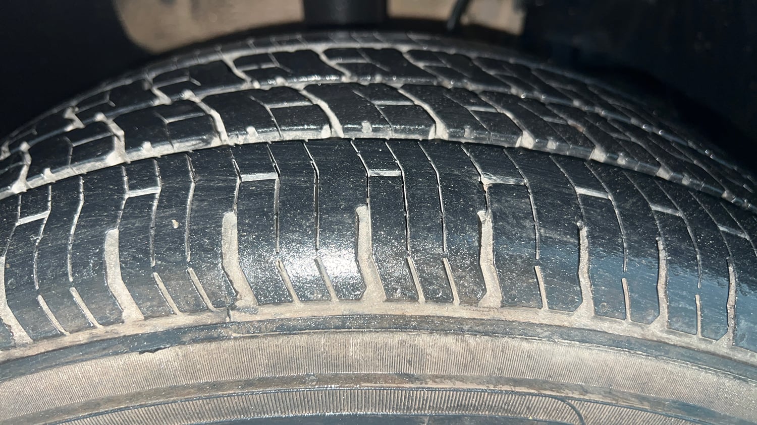Used 2017 Tata Tiago Revotron XZA Petrol Automatic tyres RIGHT FRONT TYRE TREAD VIEW