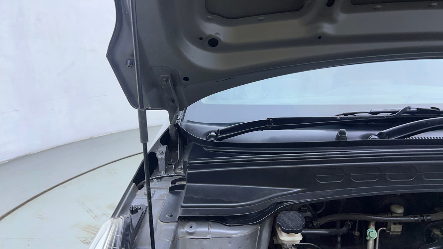 Used 2016 Hyundai Creta 1.6 SX Plus Petrol Petrol Manual engine ENGINE RIGHT SIDE HINGE & APRON VIEW
