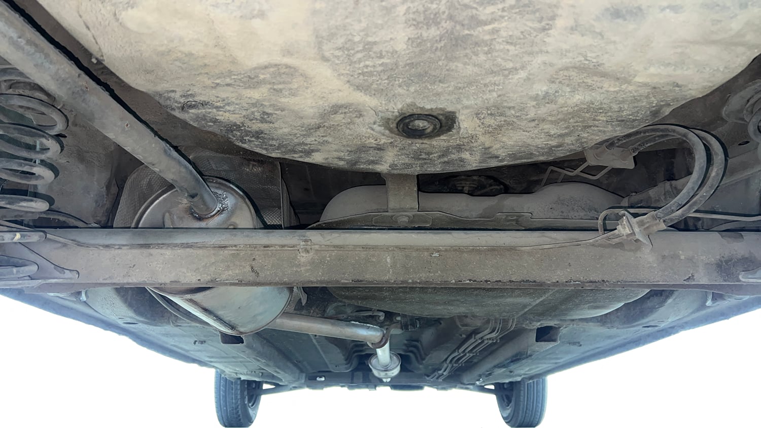 Used 2018 Renault Kwid 1.0 RXT AMT Opt Petrol Automatic extra REAR UNDERBODY VIEW (TAKEN FROM REAR)