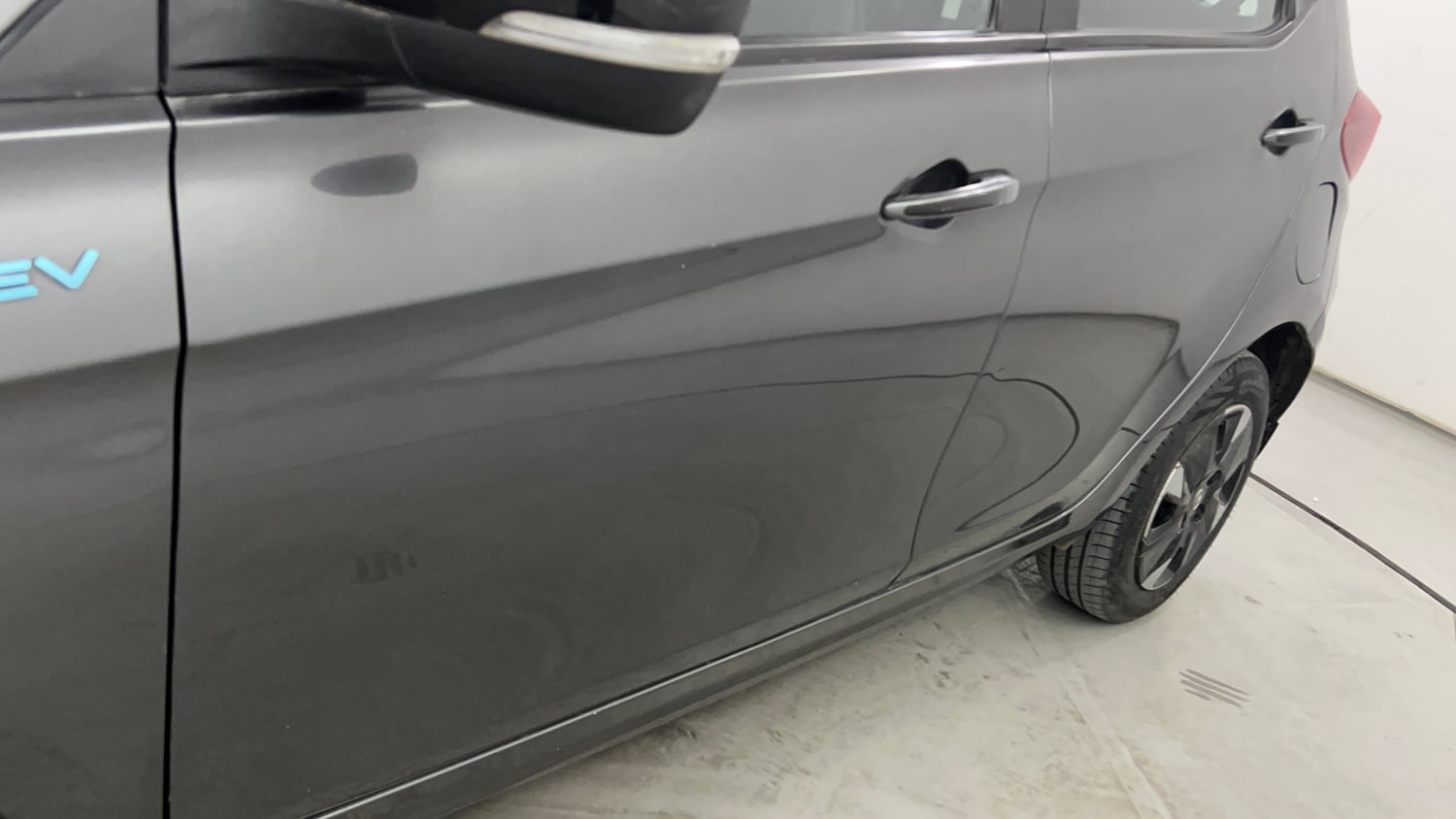 Used 2023 Tata Tiago EV XZ Plus Long Range Electric Automatic dents MINOR SCRATCH