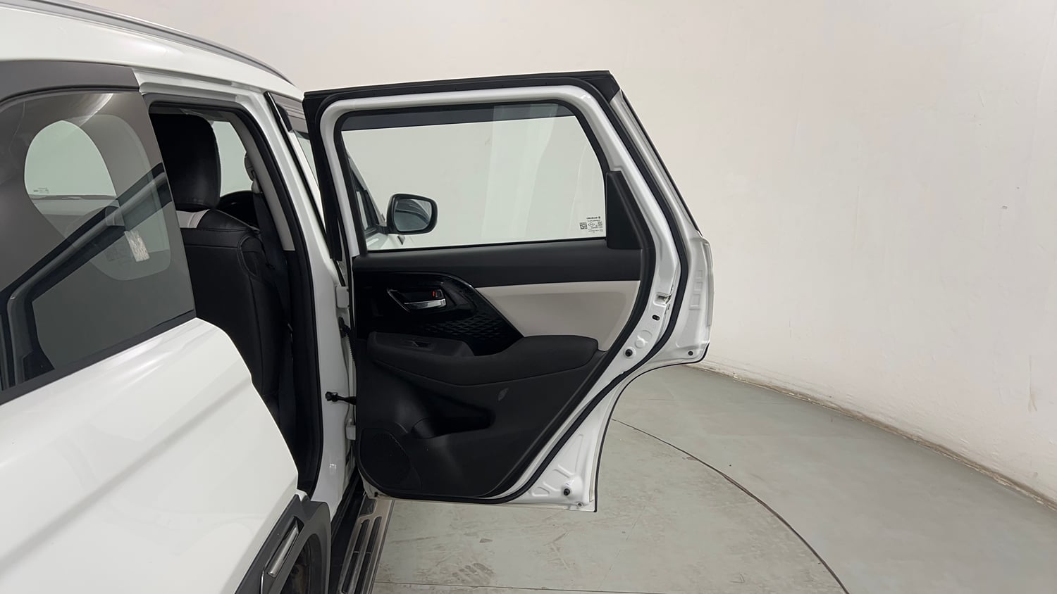 Used 2025 Maruti Suzuki Victoris VXI CNG MT 2W Cng Manual interior RIGHT REAR DOOR OPEN VIEW