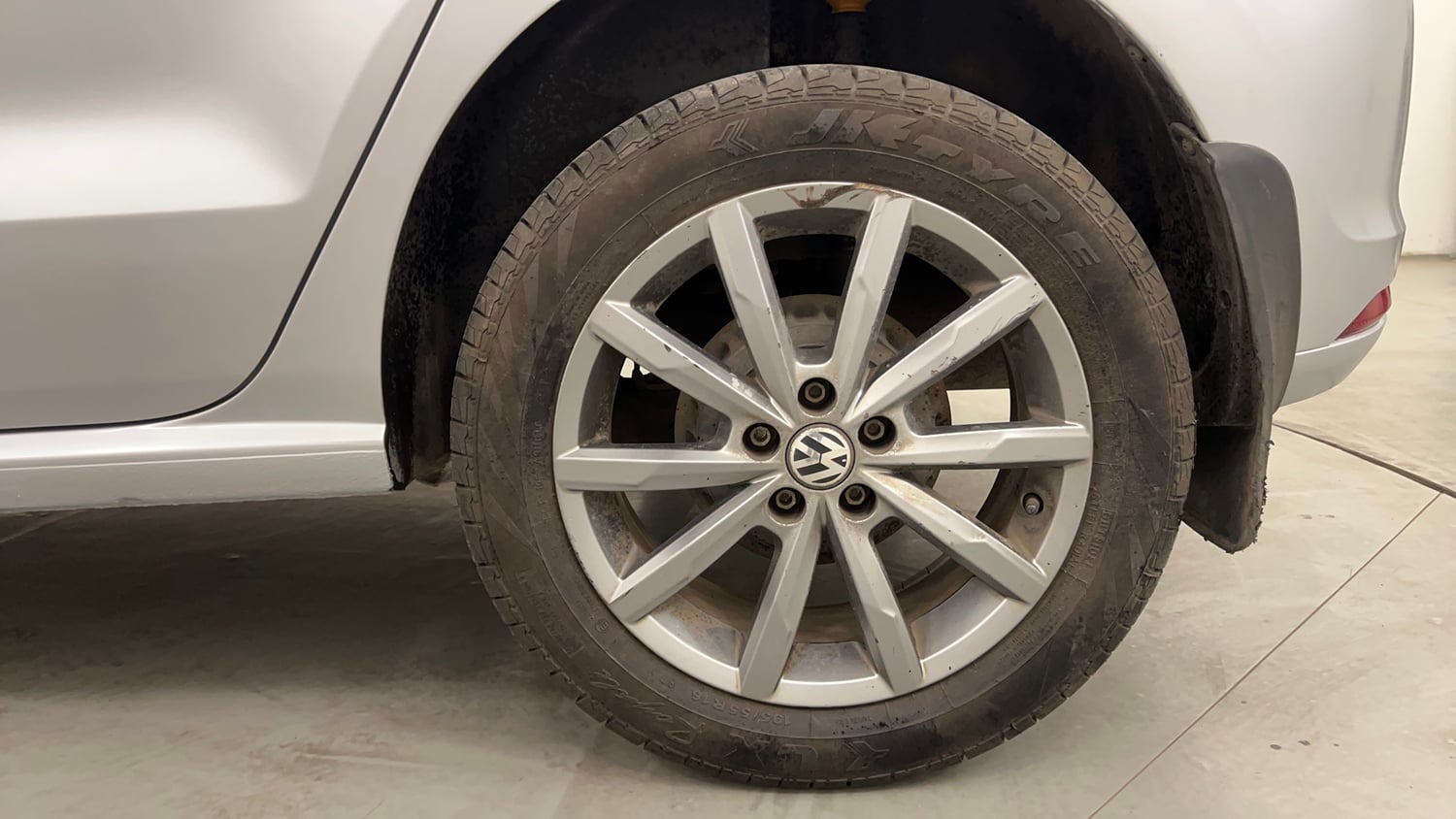 Used 2019 Volkswagen Polo Highline Plus 1.0 (P) 16 Alloy Petrol Manual tyres LEFT REAR TYRE RIM VIEW