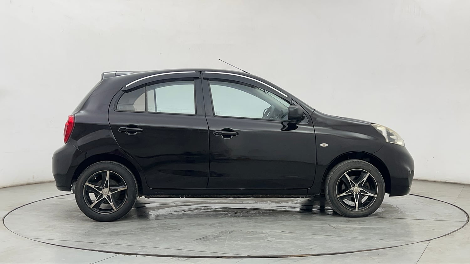 Used 2016 Nissan Micra XL CVT Petrol Automatic exterior RIGHT SIDE VIEW