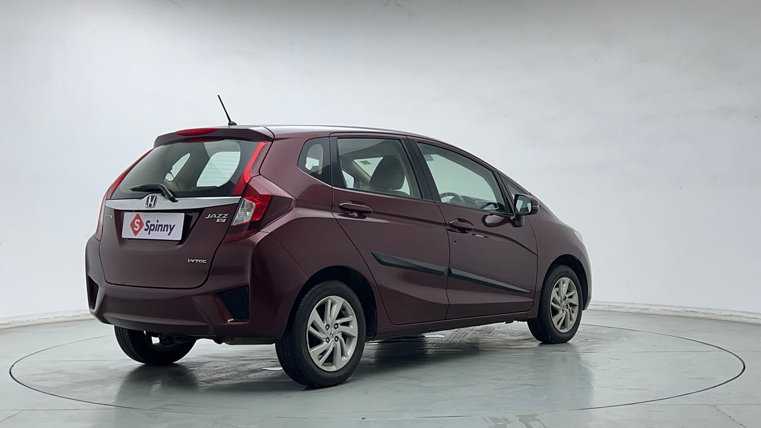 Used 2016 Honda Jazz V AT Petrol Petrol Automatic exterior RIGHT REAR CORNER VIEW