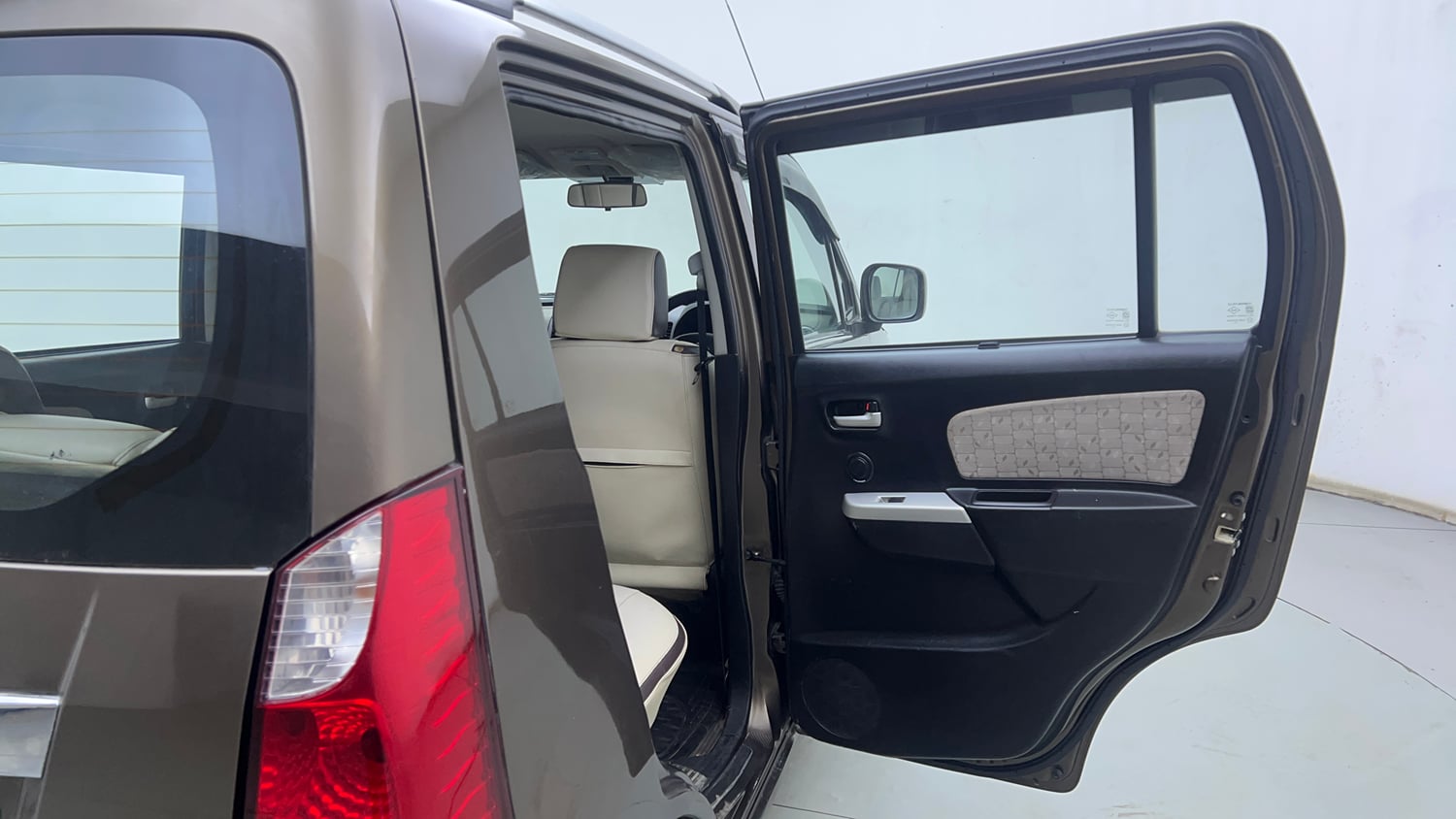 Used 2014 Maruti Suzuki Wagon R VXI Petrol Manual interior RIGHT REAR DOOR OPEN VIEW