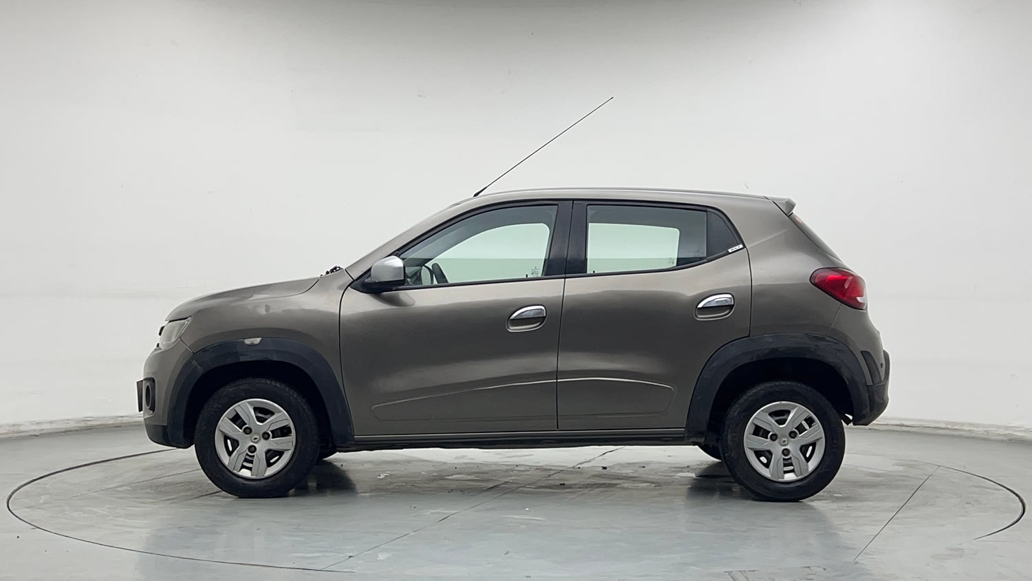 Used 2018 Renault Kwid 1.0 RXT AMT Opt Petrol Automatic exterior LEFT SIDE VIEW