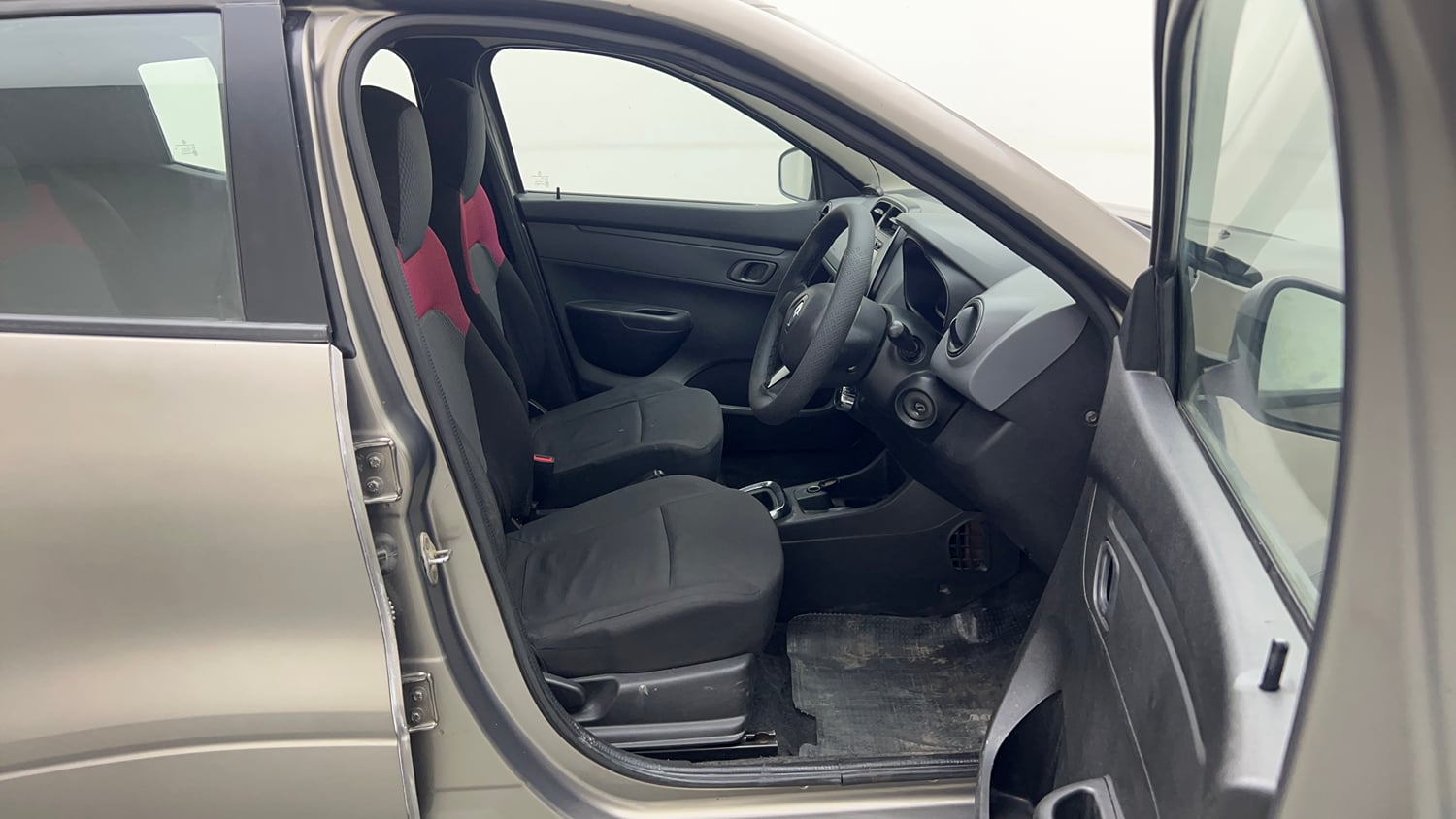 Used 2018 Renault Kwid 1.0 RXT AMT Opt Petrol Automatic interior RIGHT SIDE FRONT DOOR CABIN VIEW