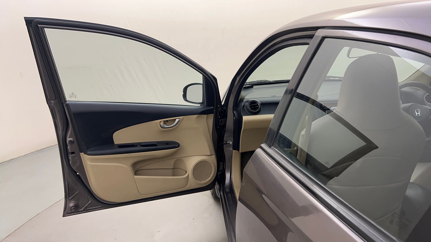 Used 2015 Honda Brio VX AT Petrol Automatic interior LEFT FRONT DOOR OPEN VIEW