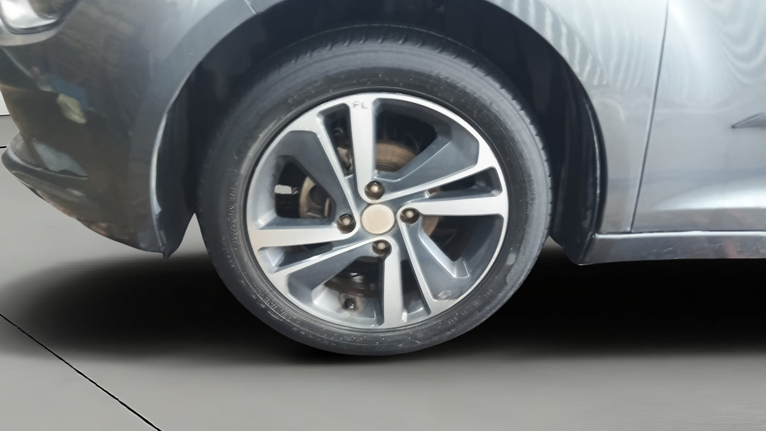 Used 2022 Tata Altroz XZ Plus i-Turbo Petrol Petrol Manual tyres LEFT FRONT TYRE RIM VIEW