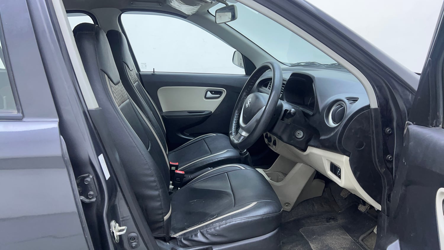 Used 2022 Maruti Suzuki Alto 800 LXi (O) Petrol Manual interior RIGHT SIDE FRONT DOOR CABIN VIEW
