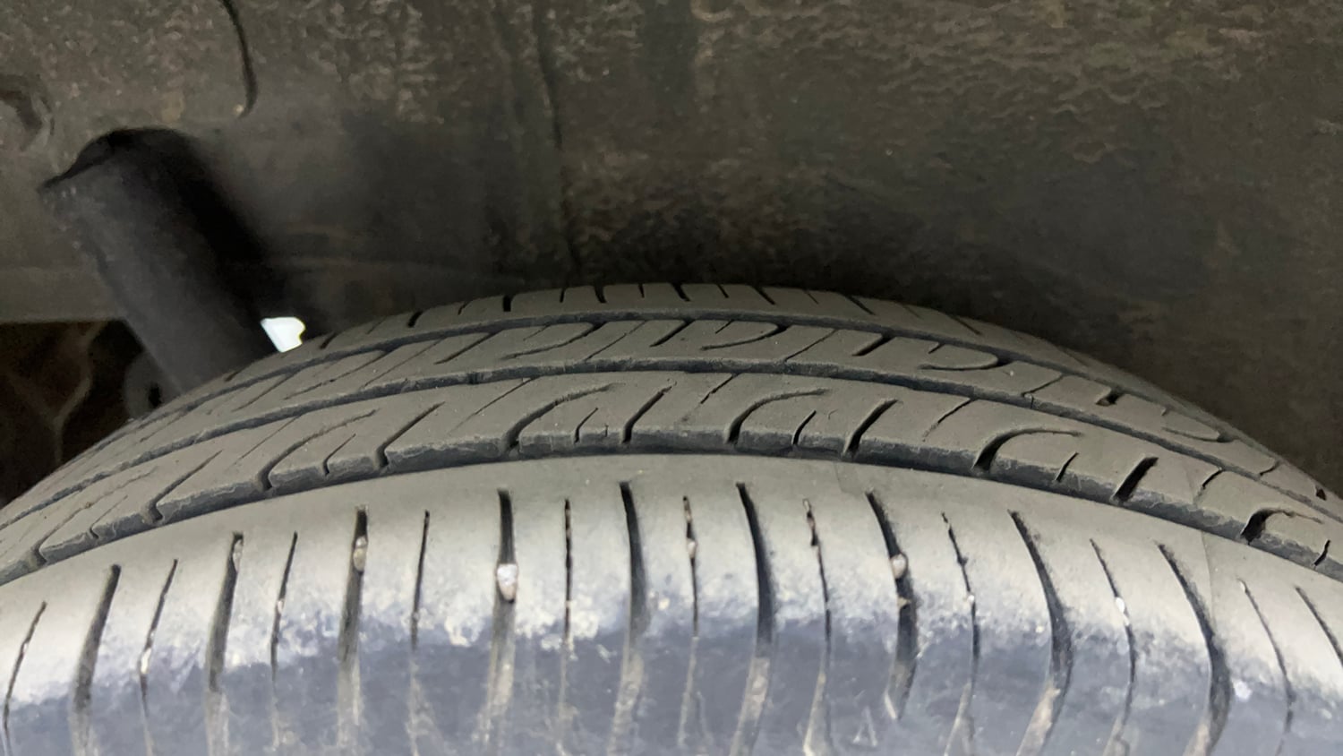 Used 2014 Maruti Suzuki Wagon R VXI Petrol Manual tyres RIGHT REAR TYRE TREAD VIEW