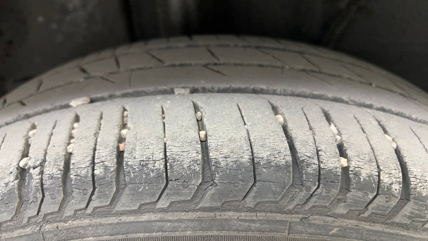 Used 2023 Tata Punch Adventure MT Petrol Manual tyres RIGHT REAR TYRE TREAD VIEW