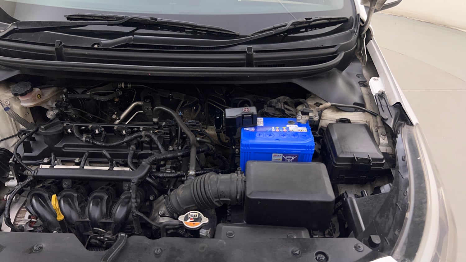 Used 2018 Hyundai Elite i20 Asta 1.2 Petrol Manual engine ENGINE LEFT SIDE HINGE & APRON VIEW