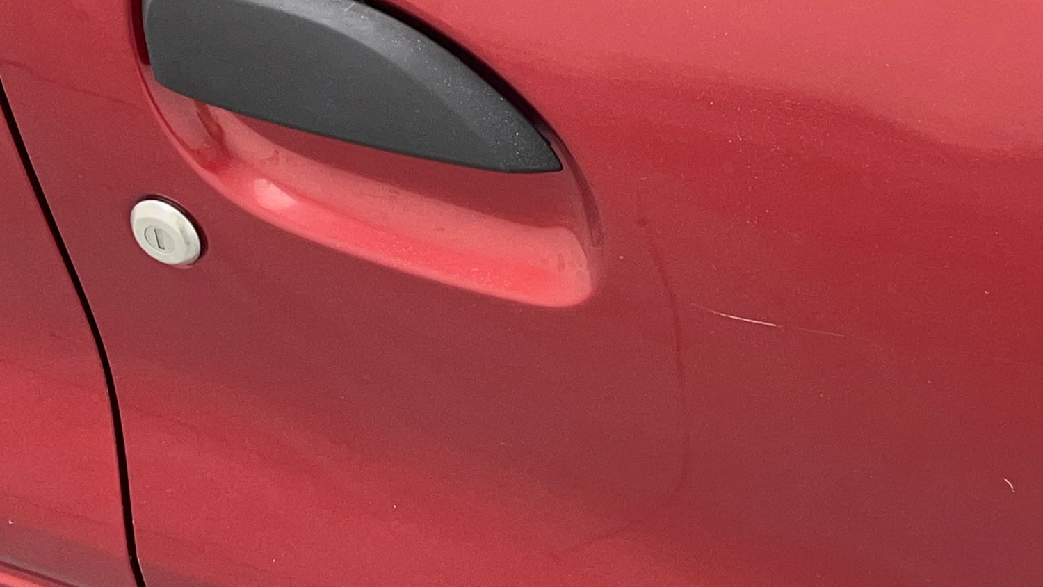 Used 2017 Renault Kwid 1.0 RXT Petrol Manual dents MINOR SCRATCH