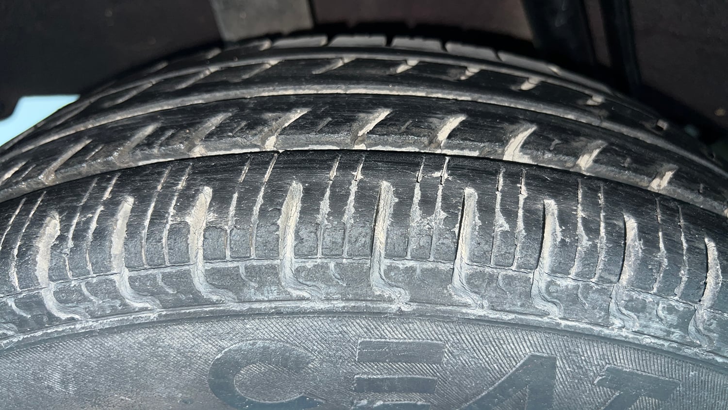 Used 2017 Renault Kwid 1.0 RXT Petrol Manual tyres RIGHT REAR TYRE TREAD VIEW