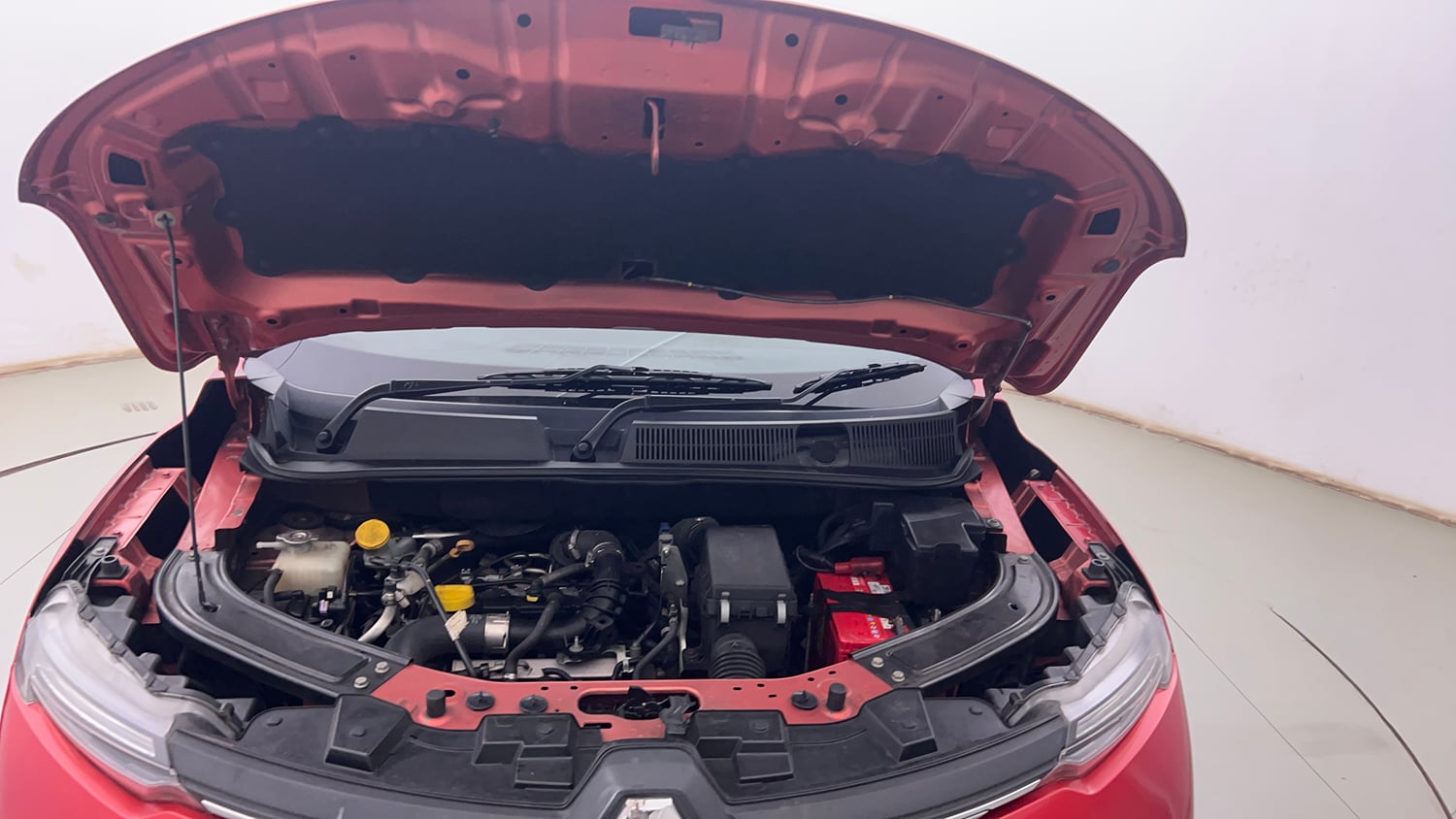 Used 2022 Renault Kiger RXZ Turbo MT Dual Tone Petrol Manual engine ENGINE & BONNET OPEN FRONT VIEW