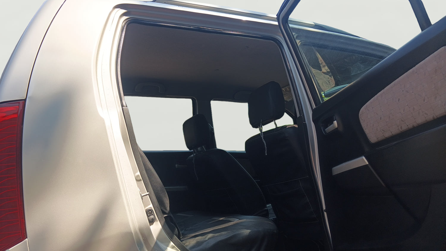 Used 2016 Maruti Suzuki Wagon R 1.0 VXI AMT Petrol Automatic interior RIGHT SIDE REAR DOOR CABIN VIEW