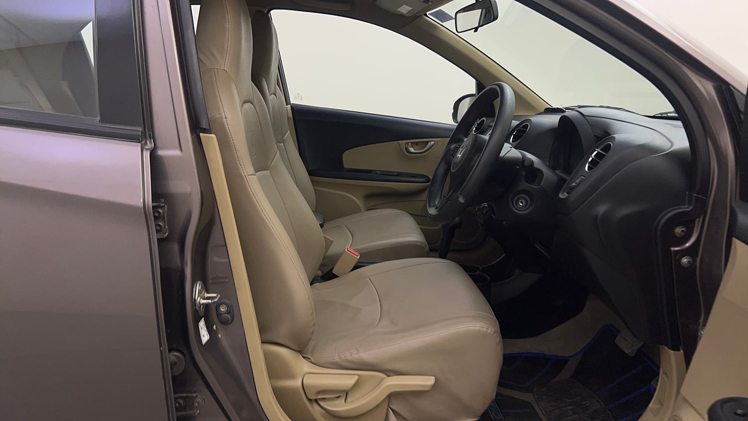 Used 2015 Honda Brio VX AT Petrol Automatic interior RIGHT SIDE FRONT DOOR CABIN VIEW