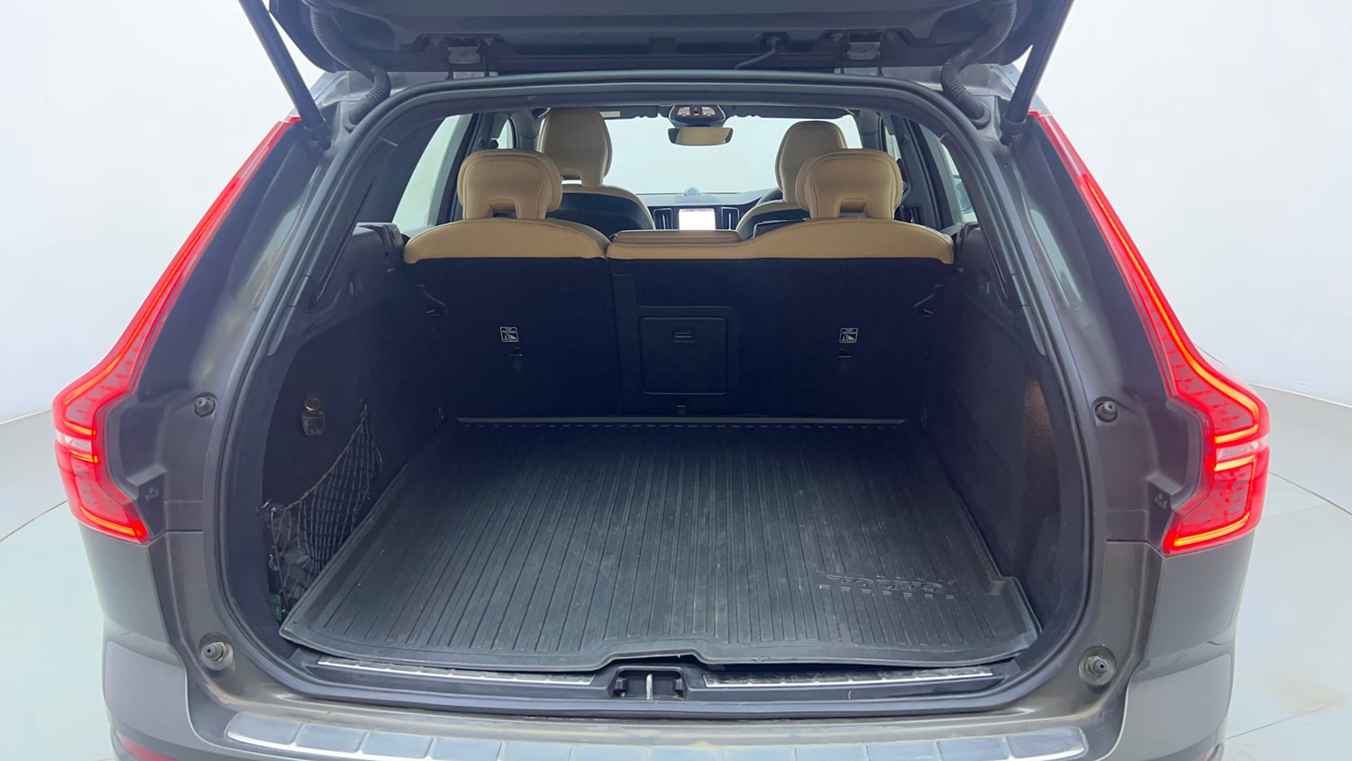 Used 2022 Volvo XC60 B5 Ultimate Petrol Automatic interior DICKY INSIDE VIEW