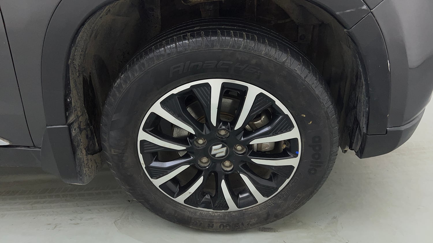 Used 2021 Maruti Suzuki Vitara Brezza ZXi Plus AT SHVS Petrol Automatic tyres RIGHT FRONT TYRE RIM VIEW