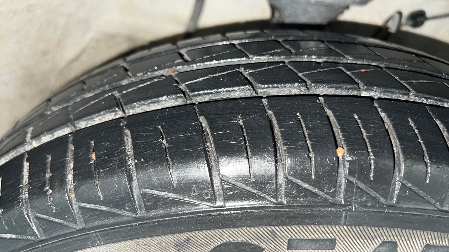 Used 2021 Maruti Suzuki Alto 800 VXi Petrol Manual tyres RIGHT FRONT TYRE TREAD VIEW