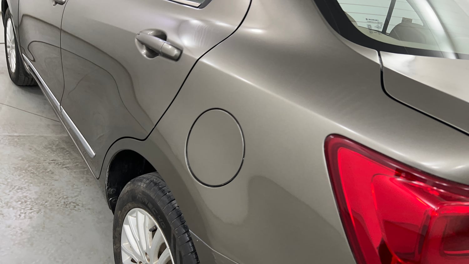 Used 2021 Maruti Suzuki Dzire ZXi AGS Petrol Automatic dents MINOR SCRATCH