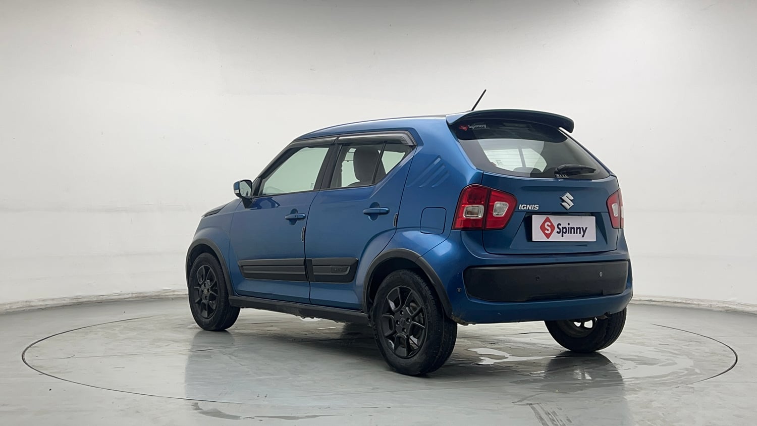 Used 2017 Maruti Suzuki Ignis  Zeta Dual Tone MT Petrol Petrol Manual exterior LEFT REAR CORNER VIEW