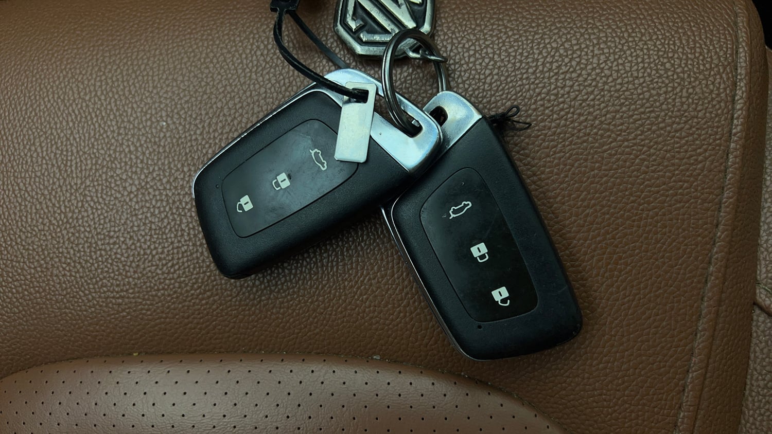 Used 2021 MG Motors Hector Plus Sharp 1.5 Petrol Turbo CVT 6-STR Petrol Automatic extra CAR KEY VIEW