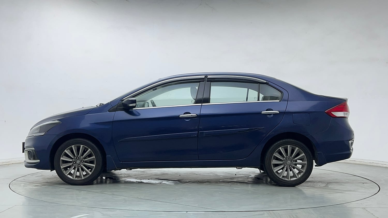 Used 2019 Maruti Suzuki Ciaz Alpha Hybrid 1.5 AT Petrol Automatic exterior LEFT SIDE VIEW