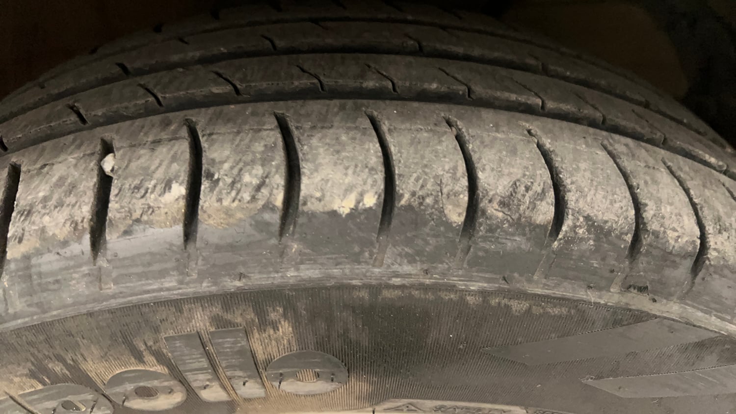 Used 2021 Maruti Suzuki Dzire ZXi AGS Petrol Automatic tyres RIGHT FRONT TYRE TREAD VIEW