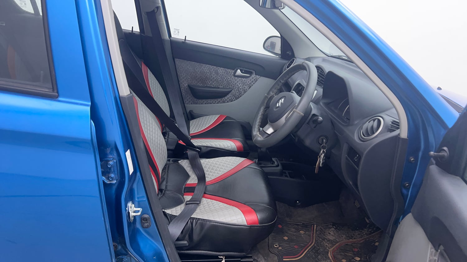 Used 2017 Maruti Suzuki Alto 800 LXi Petrol Manual interior RIGHT SIDE FRONT DOOR CABIN VIEW