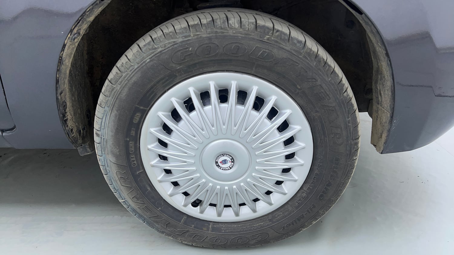 Used 2022 Maruti Suzuki Alto 800 LXi (O) Petrol Manual tyres RIGHT FRONT TYRE RIM VIEW